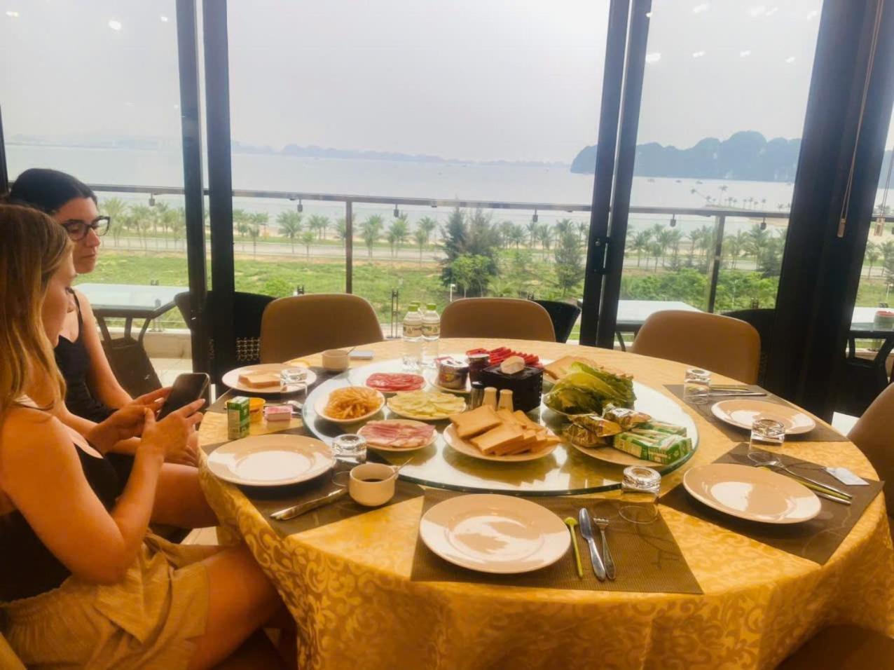 Ha Long Land Hotel Bagian luar foto